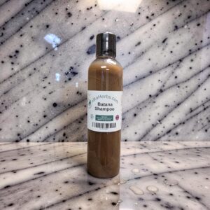 Batana Shampoo (Honduras) Liquid Cleans Hair